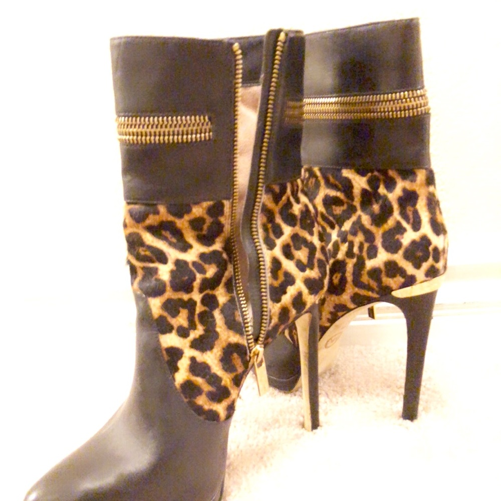 Michael Kors Black and Leopard Boots with Gold Zippers! Stunning & Sexy!